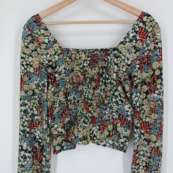 H&M Ruched Floral Top - Picture 4 of 5